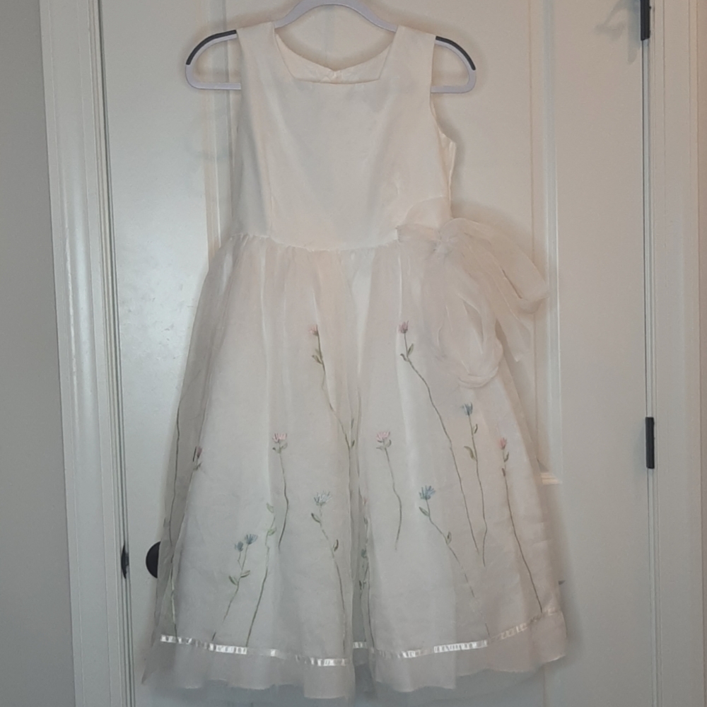 Elegant White Floral Kids Formal Dress